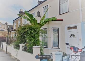 Detached house To Rent in Croydon