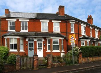 Terraced house For Sale in Aldershot