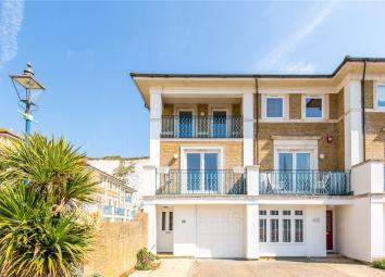 2 Bedroom End terrace house for sale