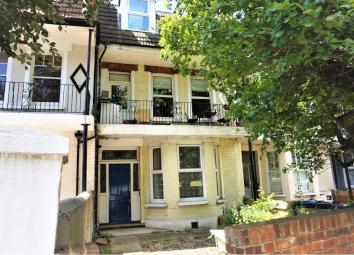 Flat For Sale in Mitcham
