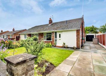 Semi-detached bungalow For Sale in Liverpool