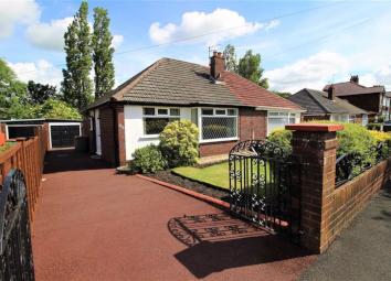 Semi-detached bungalow For Sale in Preston