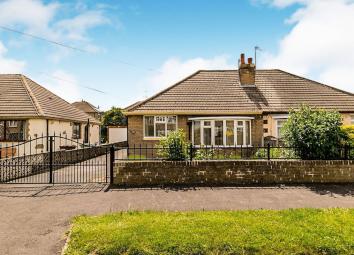 Bungalow For Sale in Leeds