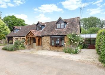 Detached house For Sale in Banbury