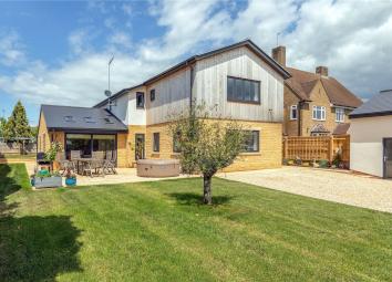 Detached house For Sale in Banbury