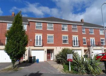 Town house For Sale in Cardiff