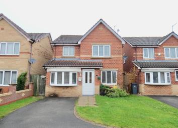 Detached house For Sale in Hull