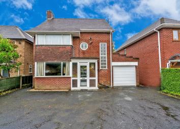 Detached house For Sale in Cannock
