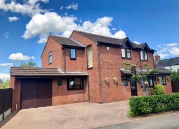 Detached house For Sale in Malvern