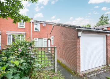 Terraced house For Sale in Tamworth