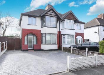 Semi-detached house To Rent in Wolverhampton