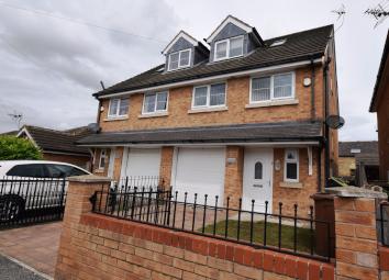 Semi-detached house To Rent in Pontefract