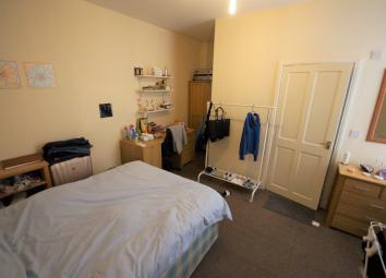 End terrace house To Rent in Coventry