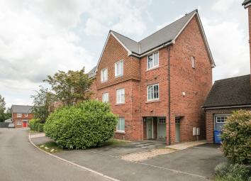 Semi-detached house For Sale in Lymm