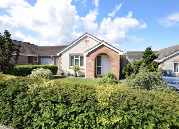 Detached bungalow For Sale in Bristol