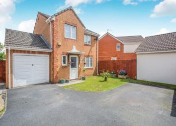 Detached house For Sale in Cardiff