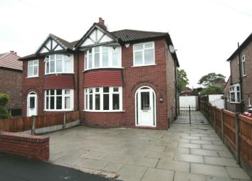 Semi-detached house To Rent in Sale