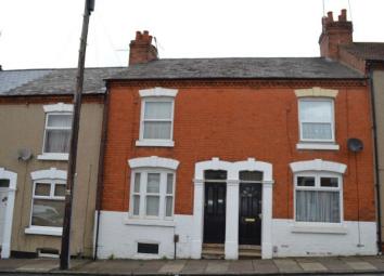 Terraced house For Sale in Northampton