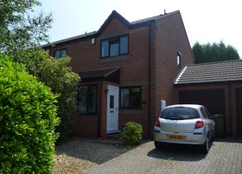 Semi-detached house To Rent in Tamworth