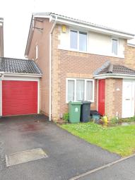 Link-detached house To Rent in Gloucester