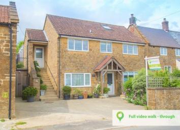 Detached house For Sale in South Petherton