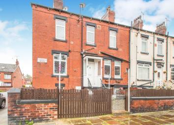 End terrace house For Sale in Leeds