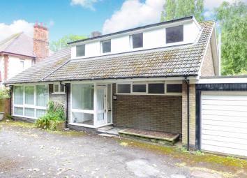 Detached bungalow For Sale in Hull