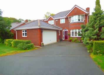 Detached house For Sale in Ellesmere Port