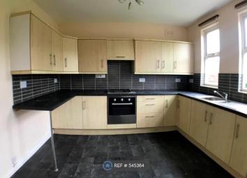 Semi-detached house To Rent in Prenton
