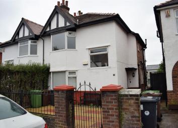 Semi-detached house To Rent in Southport