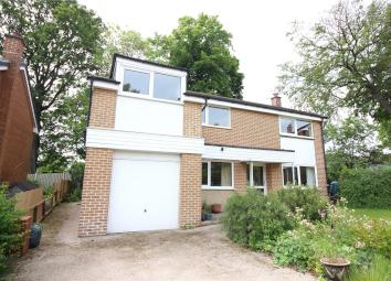 Detached house For Sale in Brighouse