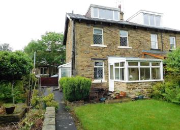 Semi-detached house For Sale in Shipley