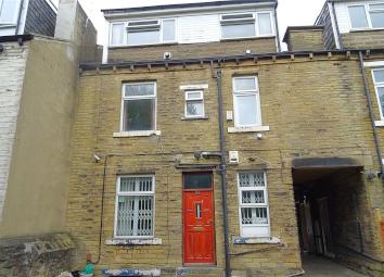 Terraced house For Sale in Bradford