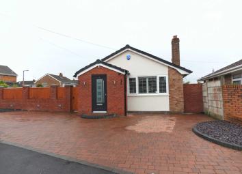 Detached bungalow For Sale in Liverpool
