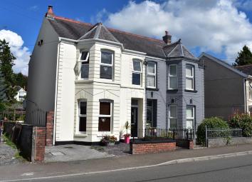 4 Bedroom Semi-detached house for sale