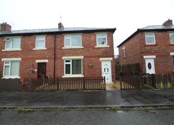 Town house To Rent in Wigan