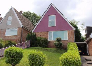 Detached bungalow For Sale in Swansea