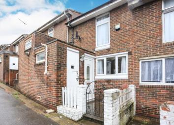 2 Bedrooms Terraced house for sale in St James Close, Plumstead, Near Woolwich, London SE18