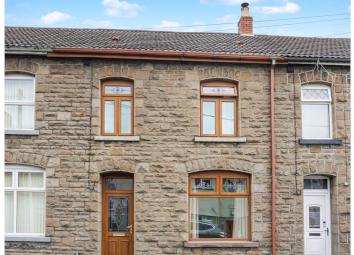 Terraced house For Sale in Mountain Ash