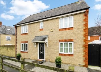 Detached house For Sale in Swindon