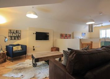 2 Bedrooms Flat to rent in Howard Terrace, Roath, Cardiff CF24